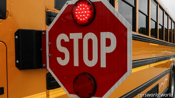 I robotaxi di Waymo hanno fatto qualcosa che ha attirato l'attenzione delle autorità federali | Carscoops